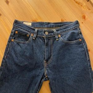 Levi’s Premium 512 Dark Wash in size 30x32